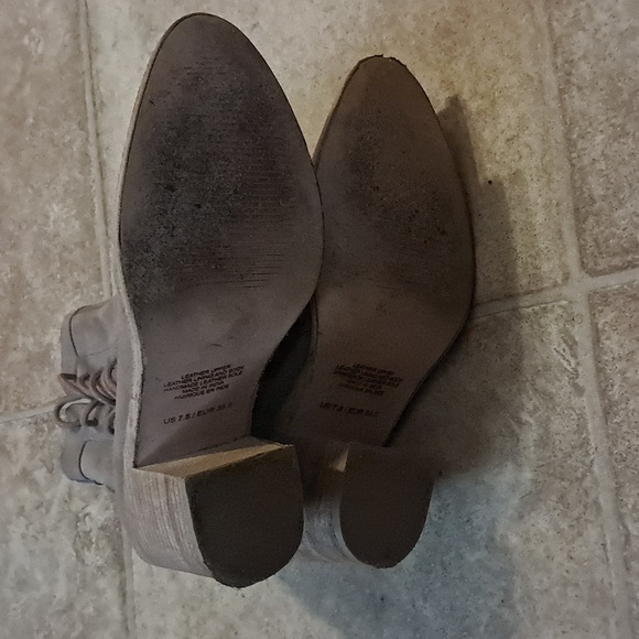 Jeffrey Campbell Suede Lace Up Ankle Boots Size 7.5 - Picture 8 of 8